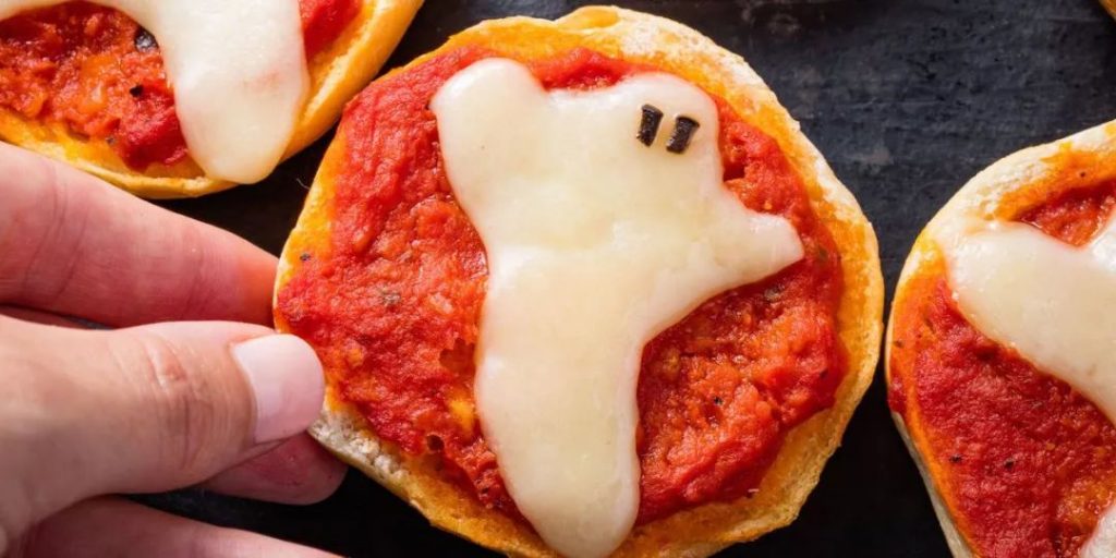 ghost pizza bagel